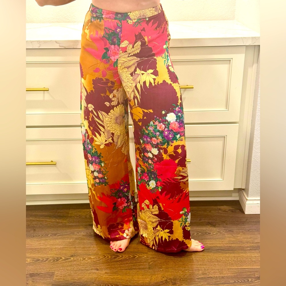 Aakaa Floral Printed High Waisted Long Pants